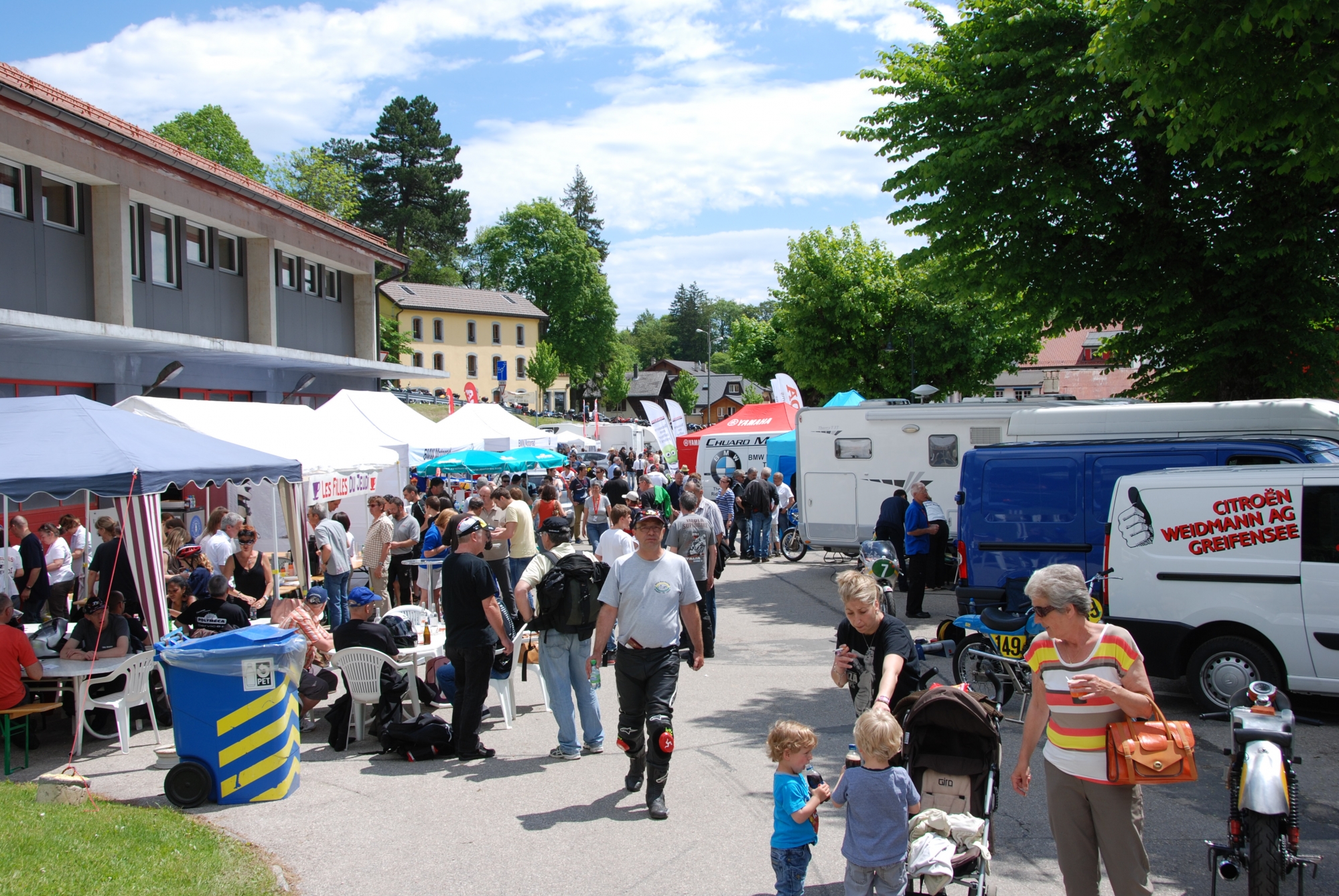 Le village de Saint-Cergue accueille plusieurs milliers de personnes lorsque a lieu la course Rétro-Moto international.