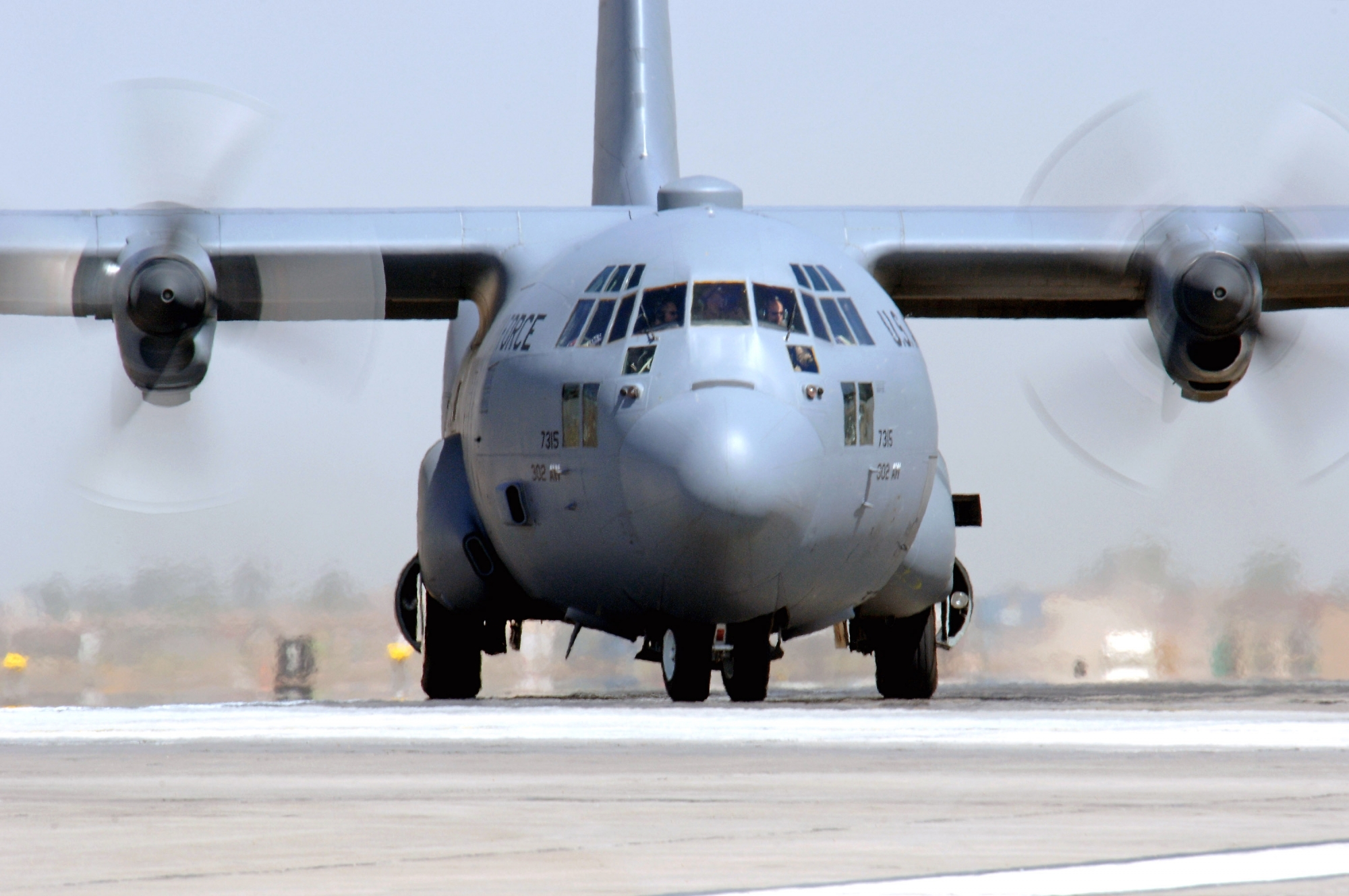 L'appareil A C-130 Hercules de l'armée américaine transportait seize personnes, toutes mortes dans l'accident. 