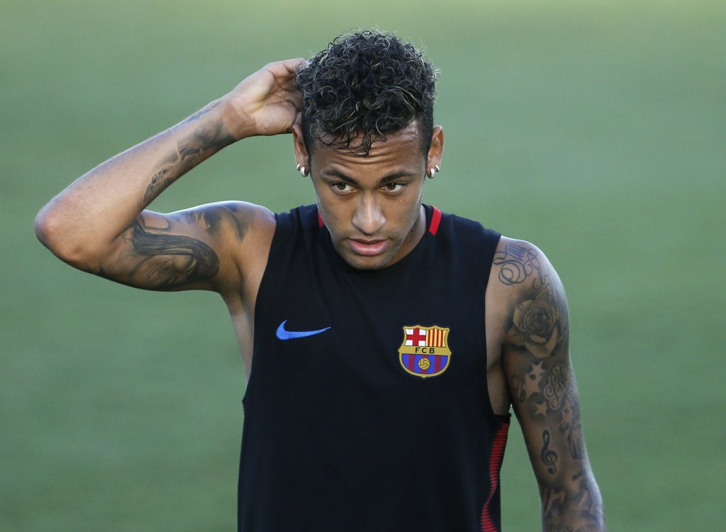 Neymar semble en plein doute sur son avenir.