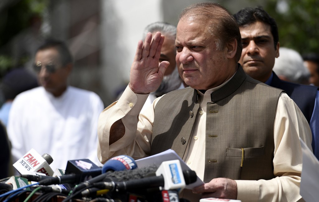 Accusé de corruption, le premier ministre Nawaz Sharif a préféré démissionner avant d'être destitué. 