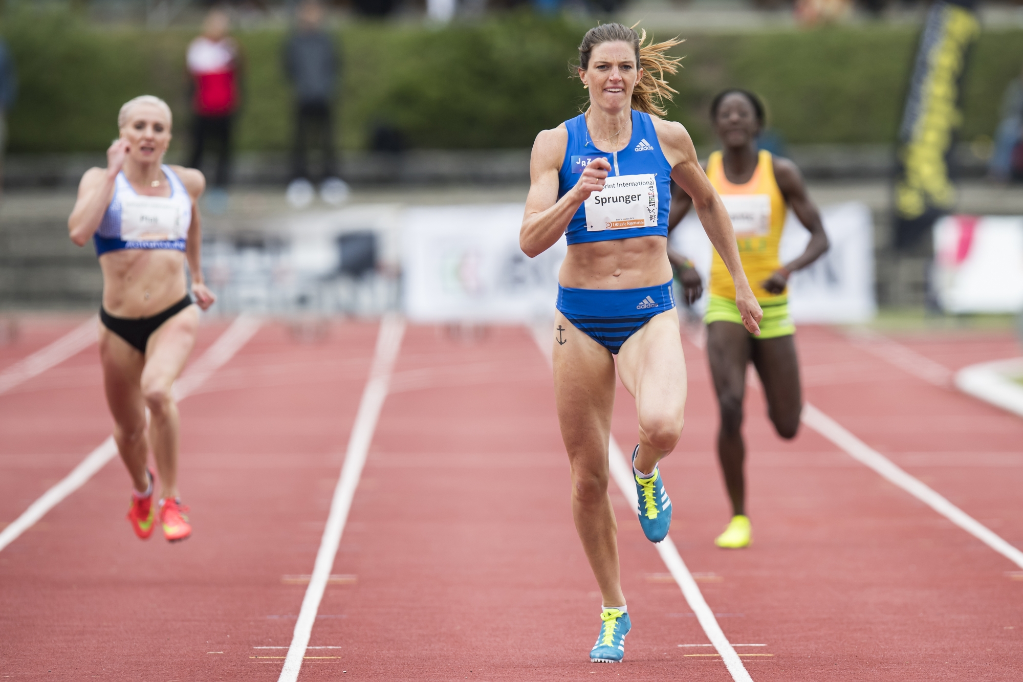 Lea Sprunger, athlete suisse en action, lors du 400m femme a l'occasion du 38eme meeting d'athletisme Resisprint International ce dimanche 2 juillet 2017 centre sportif de la Charriere a La Chaux-de-Fonds. (KEYSTONE/Jean-Christophe Bott)