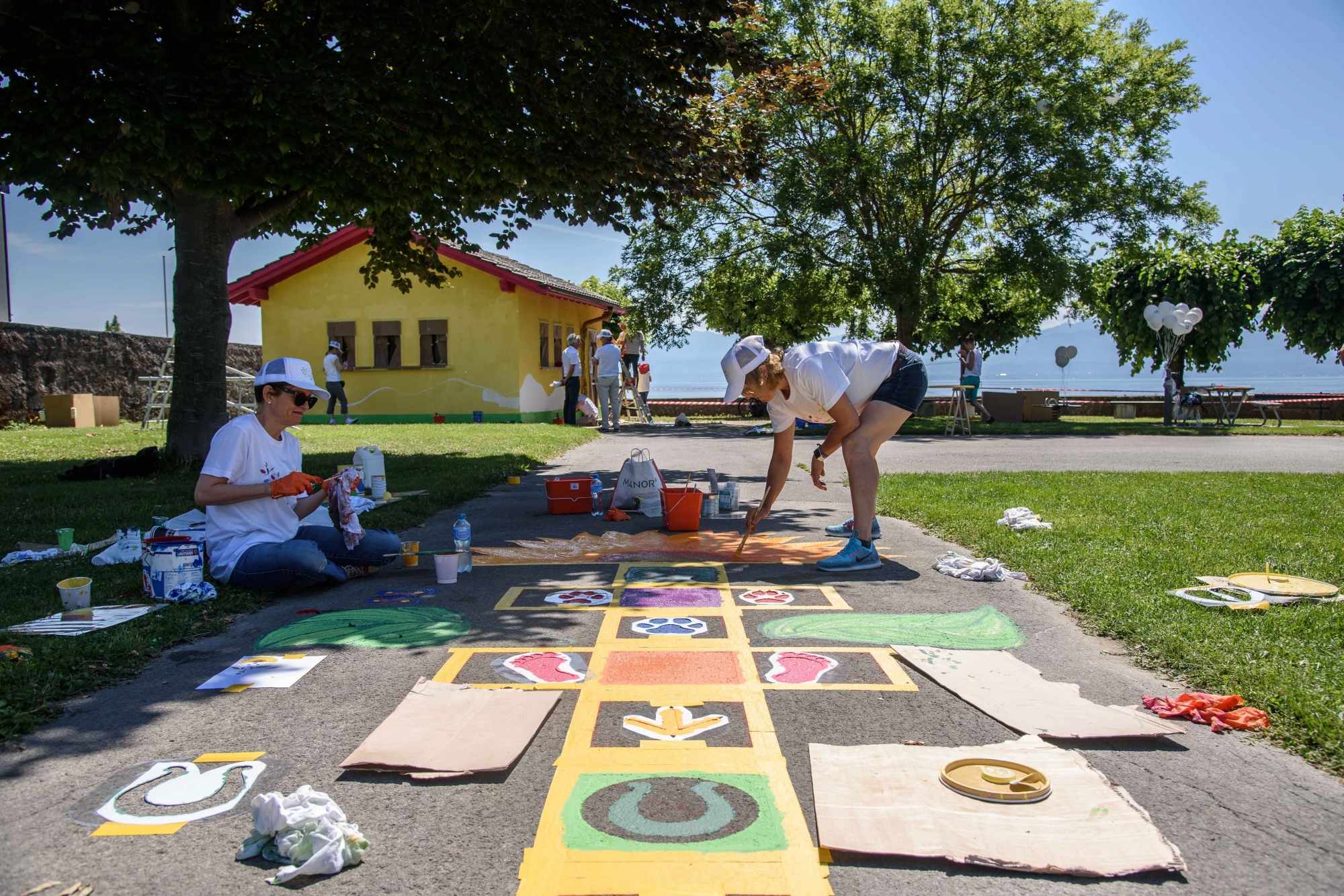 Rolle, mercredi 5 juillet 2017, Parc des Tilleuls, Opération Color Communities de PPG, la marelle, Cédric Sandoz