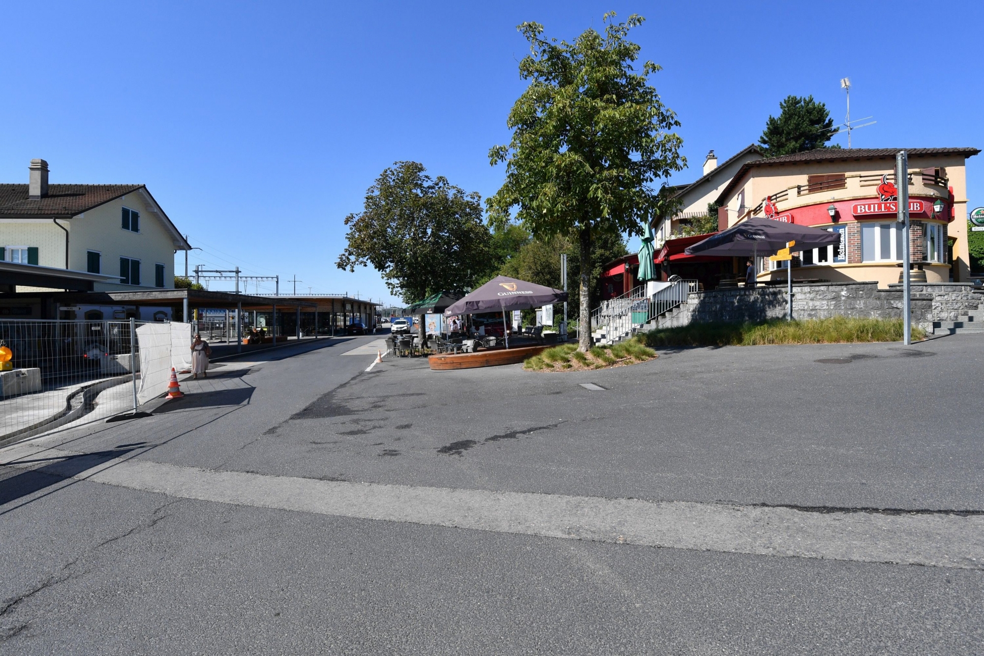 C’est sur la place à Gland qu’un homme de 19 ans a tiré deux coups de feu devant les pieds d’un autre jeune, en 2016.