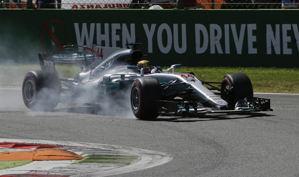 Auteur samedi de sa 69e pole position - record absolu -, le triple champion du monde anglais a écrasé la concurrence sur le rapide circuit lombard.