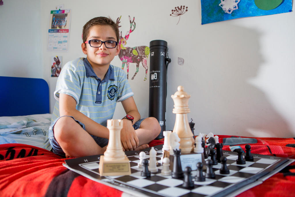 Joueur d'échecs hors-pair, Dorian Asllani aligne les médailles et les trophées.