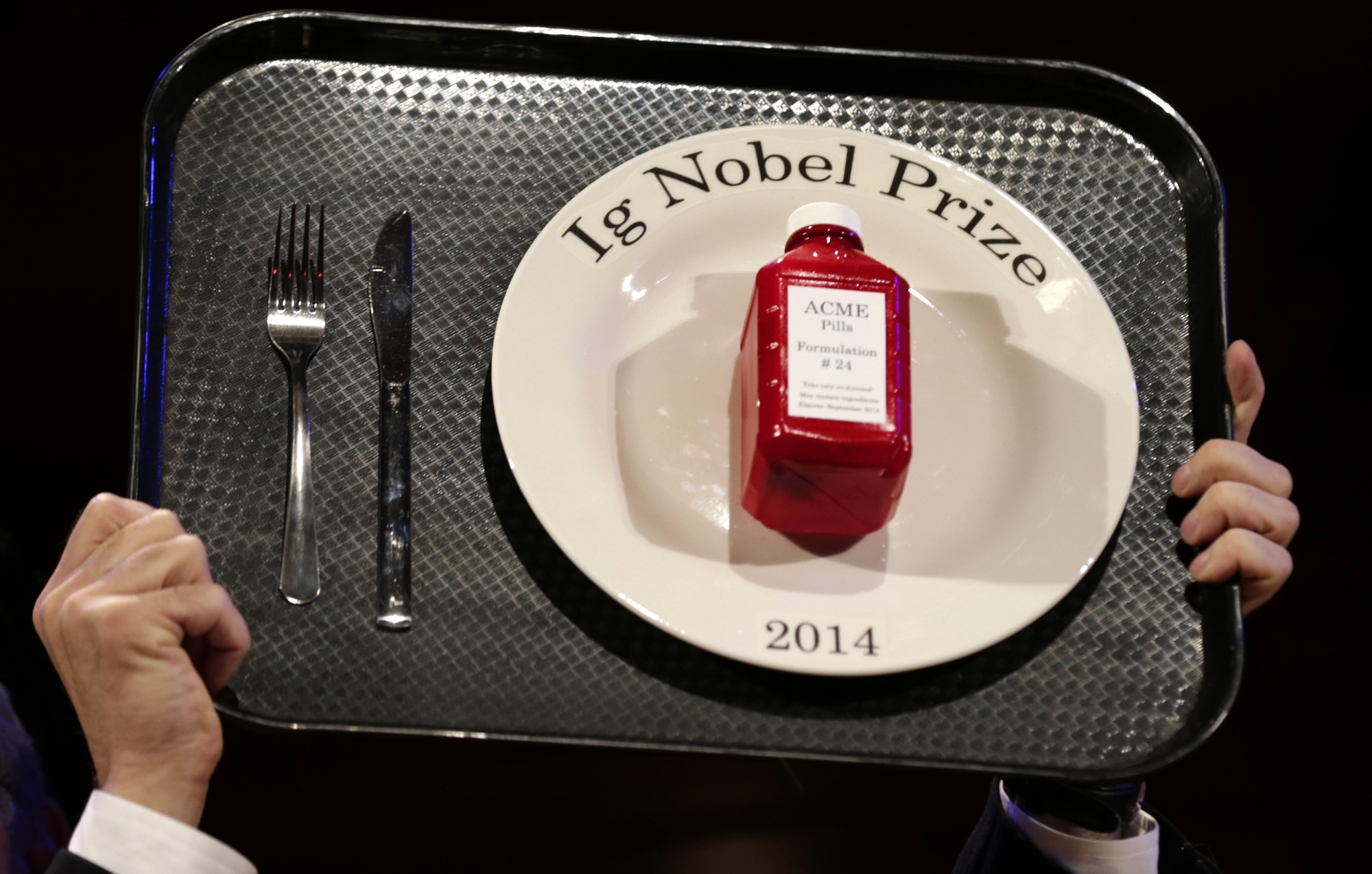 Le prix Ig Nobel est attribué chaque année à une dizaine de recherches scientifiques qui paraissent insolites, mais qui amènent à réfléchir.