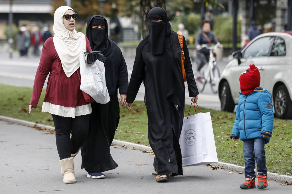 Pour le comité, l'Etat n'a pas à légiférer sur les vêtements des citoyens ou des touristes.