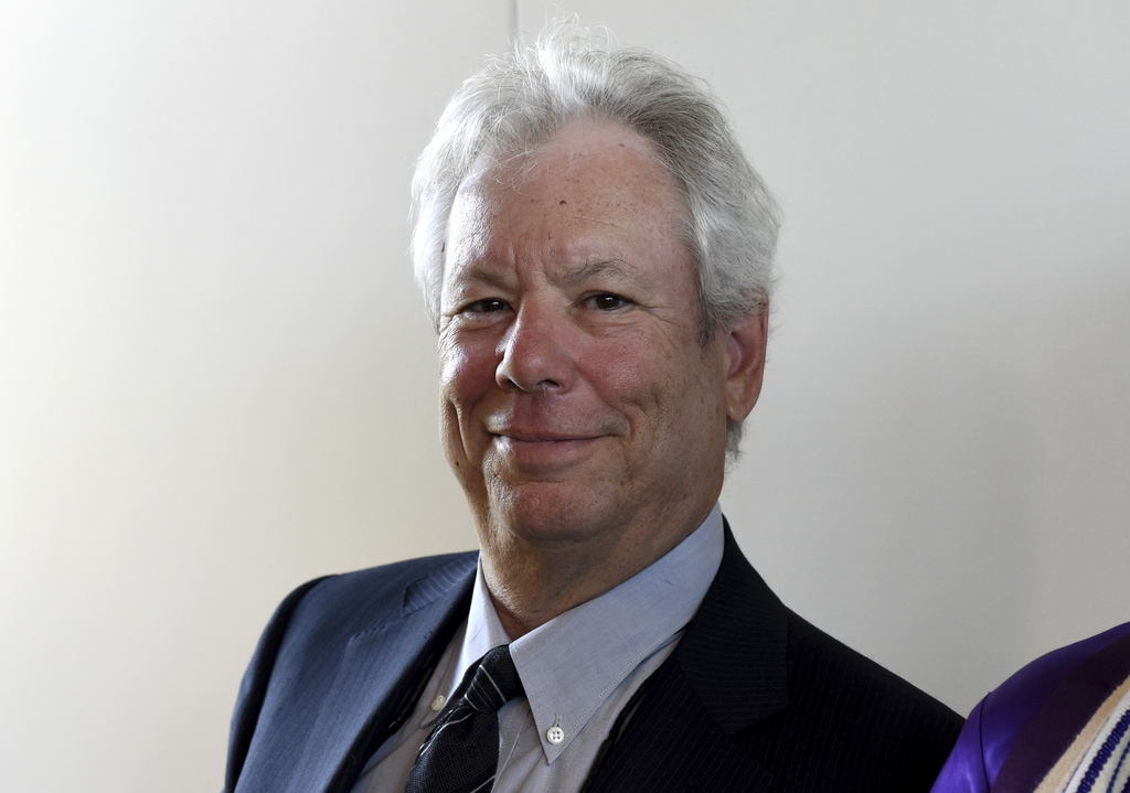 Richard Thaler a travaillé sur les comportements humains et leur influence sur la consommation et les marchés.