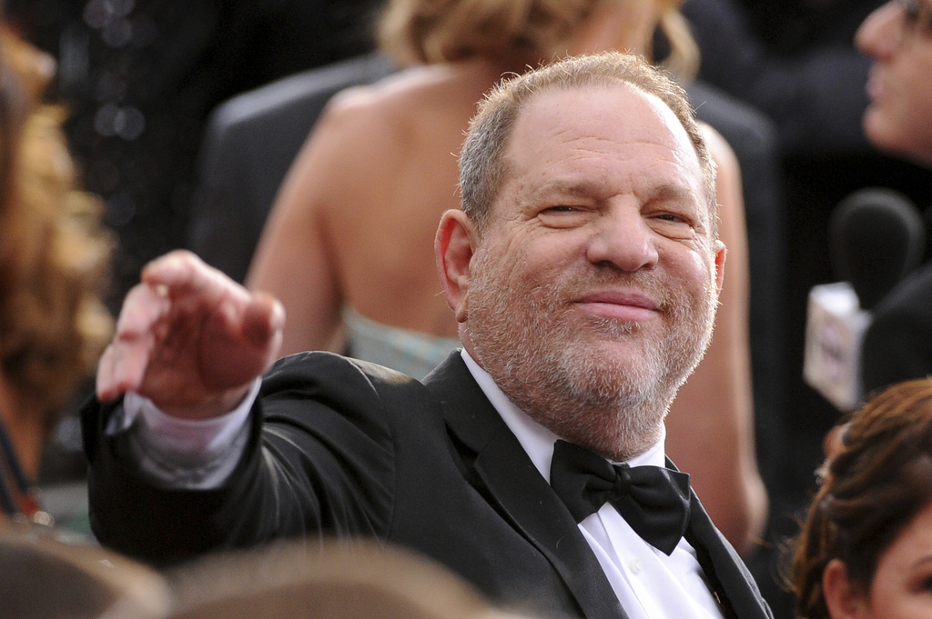 Des enquêtes pour agressions sexuelles et viols sont déjà menées à Londres et New York sur Harvey Weinstein, qui a été renvoyé de sa maison de production et expulsé de l'académie des Oscars, entre autres.