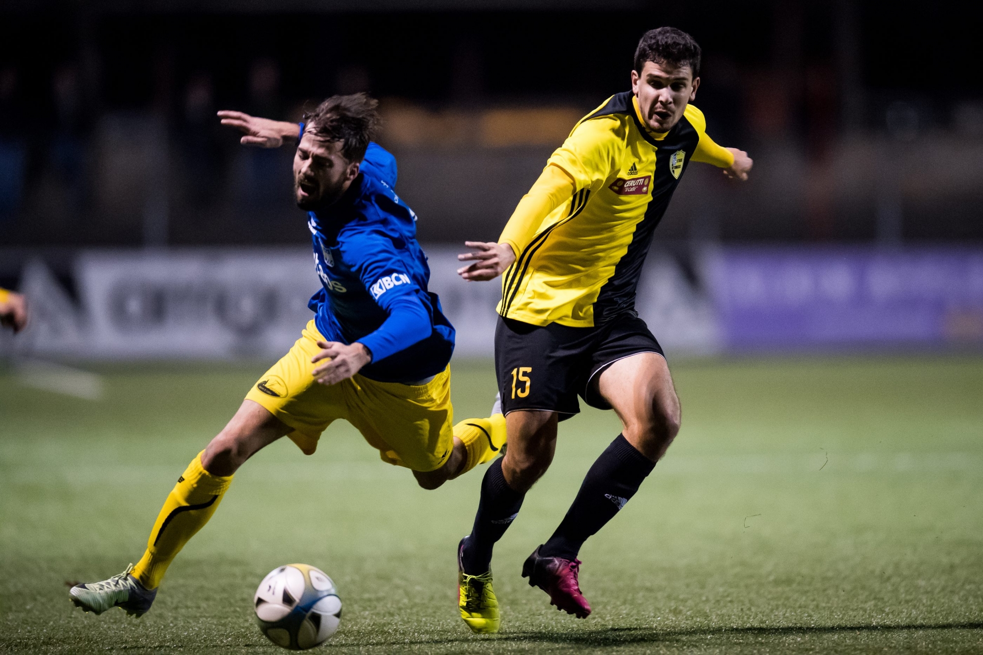 Football : FCC - Stade Nyonais

A gauche Juan Manuel Parapar (8) et a droite Benoit Bryand (15)

La Chaux-de-Fonds, le 4 novembre 2017
Photo : Lucas Vuitel