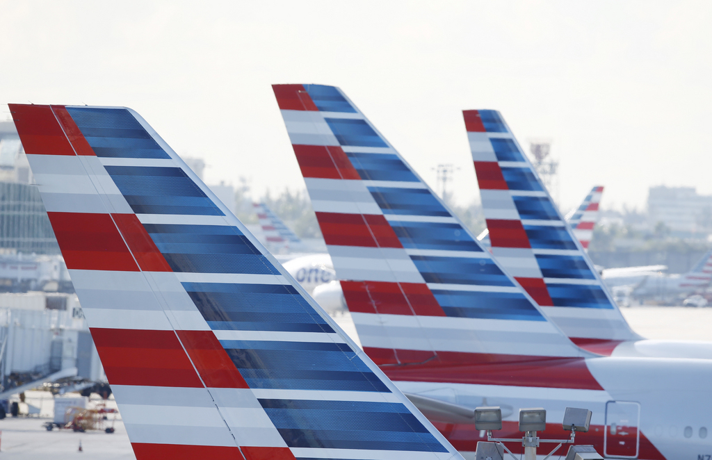 Le syndicat américain des pilotes de ligne et la compagnie American Airlines ont trouvé vendredi un accord de principe pour maintenir l'activité prévue pendant les fêtes de fin d'année. (illustration)