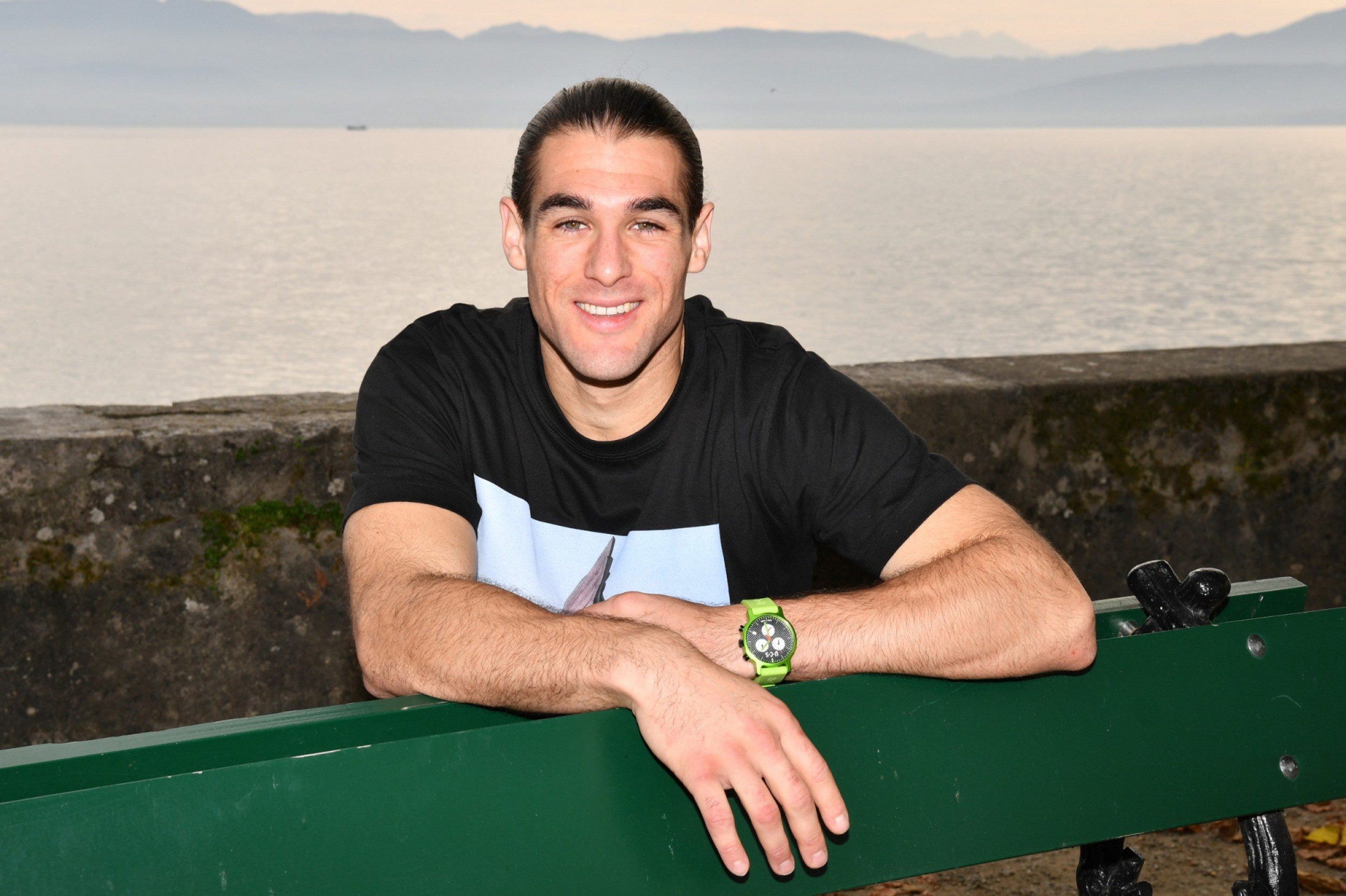 Julian Agurcia a 25 ans, habite Rolle et consacre son temps libre au basketball.