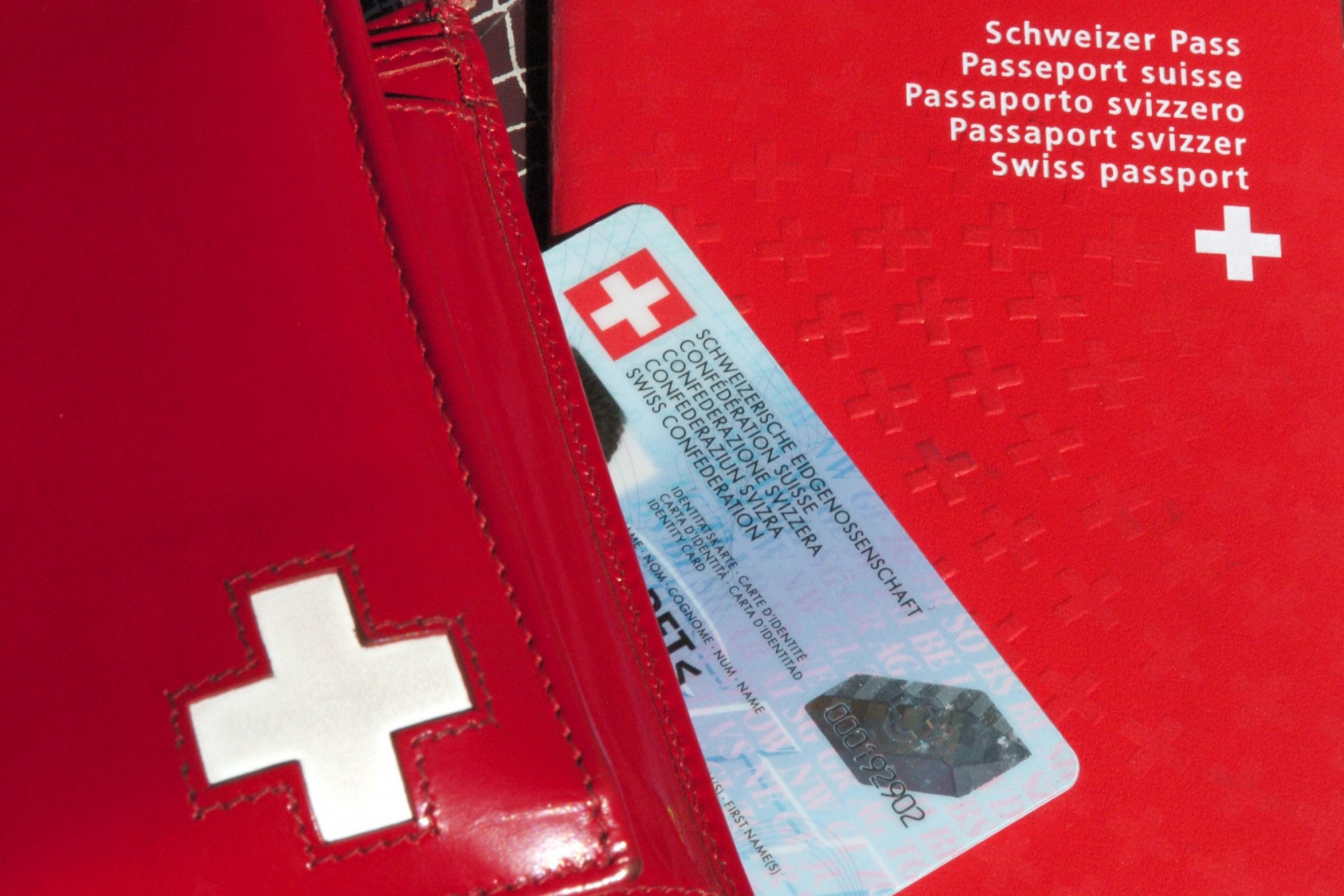 passeport carte d'identité croix suisse croix blanche naturalisation
