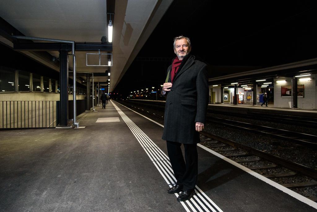 Excédé par le bruit de jour comme de nuit durant les travaux, Patrick Uebelhart est désormais un homme heureux. La nouvelle gare sera un vecteur du développement de Gland.