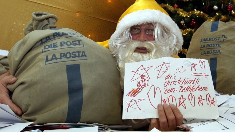 La Poste trie les lettres au Père Noël depuis plus de 60 ans.