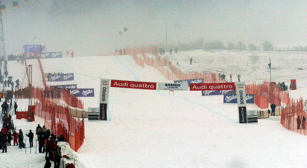 Les chutes de neige ont rendu impossible la deuxième séance d’entraînement. En 2003, la descente avait dû être annulée (photo), il ne semble pas que ce sera le cas demain jeudi.
