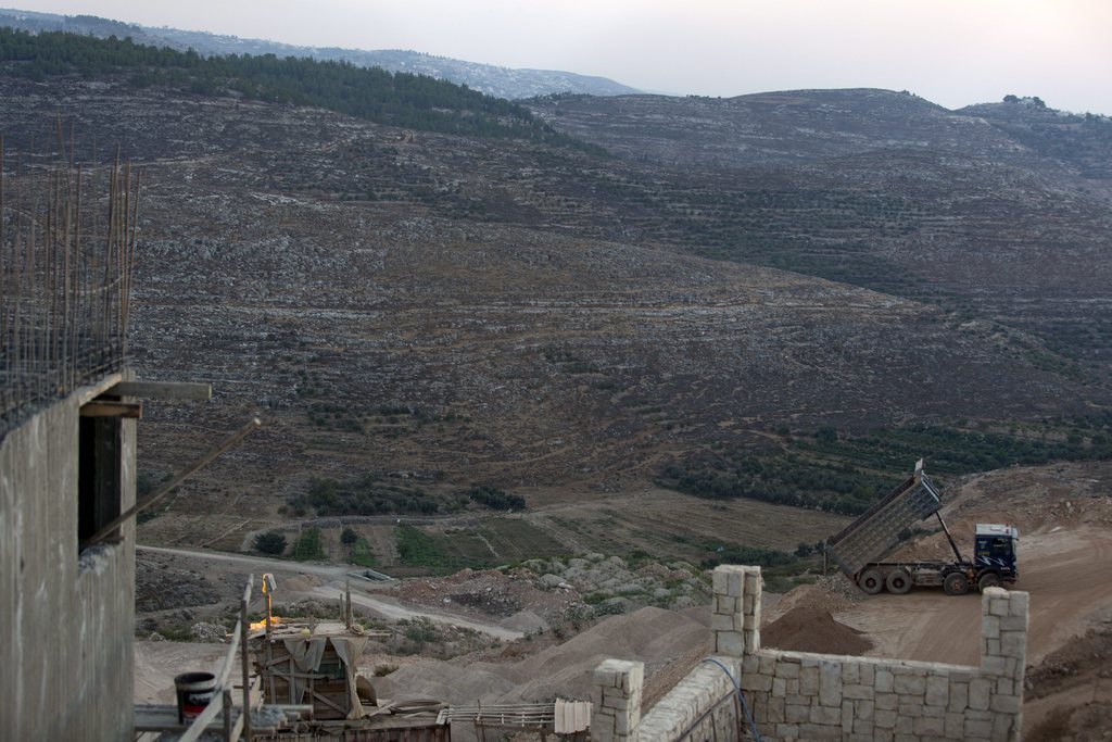 La colonisation, c'est-à-dire la construction d'habitations civiles dans les territoires palestiniens occupés ou annexés par Israël depuis 1967, est illégale au regard du droit international.