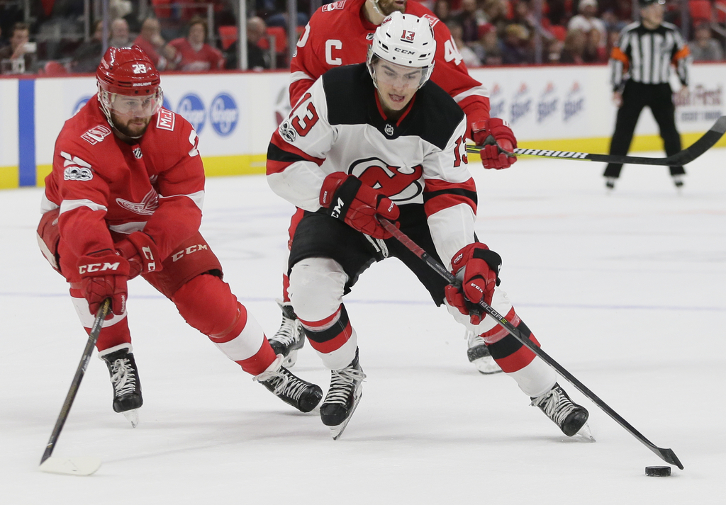 Nico Hischier a réalisé un doublé lors de la victoire 3-1 de New Jersey devant Detroit.