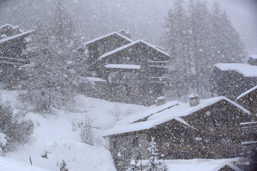 Les chutes de neige avaient déjà perturbé les épreuves hommes le weekend dernier à Val d'Isère.