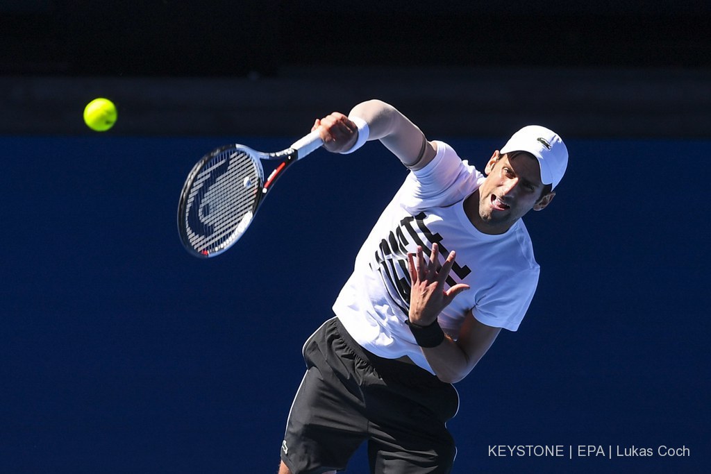 Novak Djokovic a beaucoup souffert de la chaleur. Mais il assure l'essentiel et passe au 3e tour.