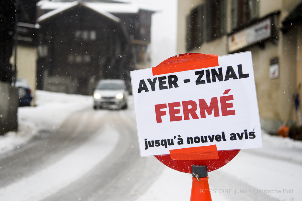 De nombreuses routes et lignes ferroviaires sont coupées dans le pays, et la situation risque de s'aggraver.