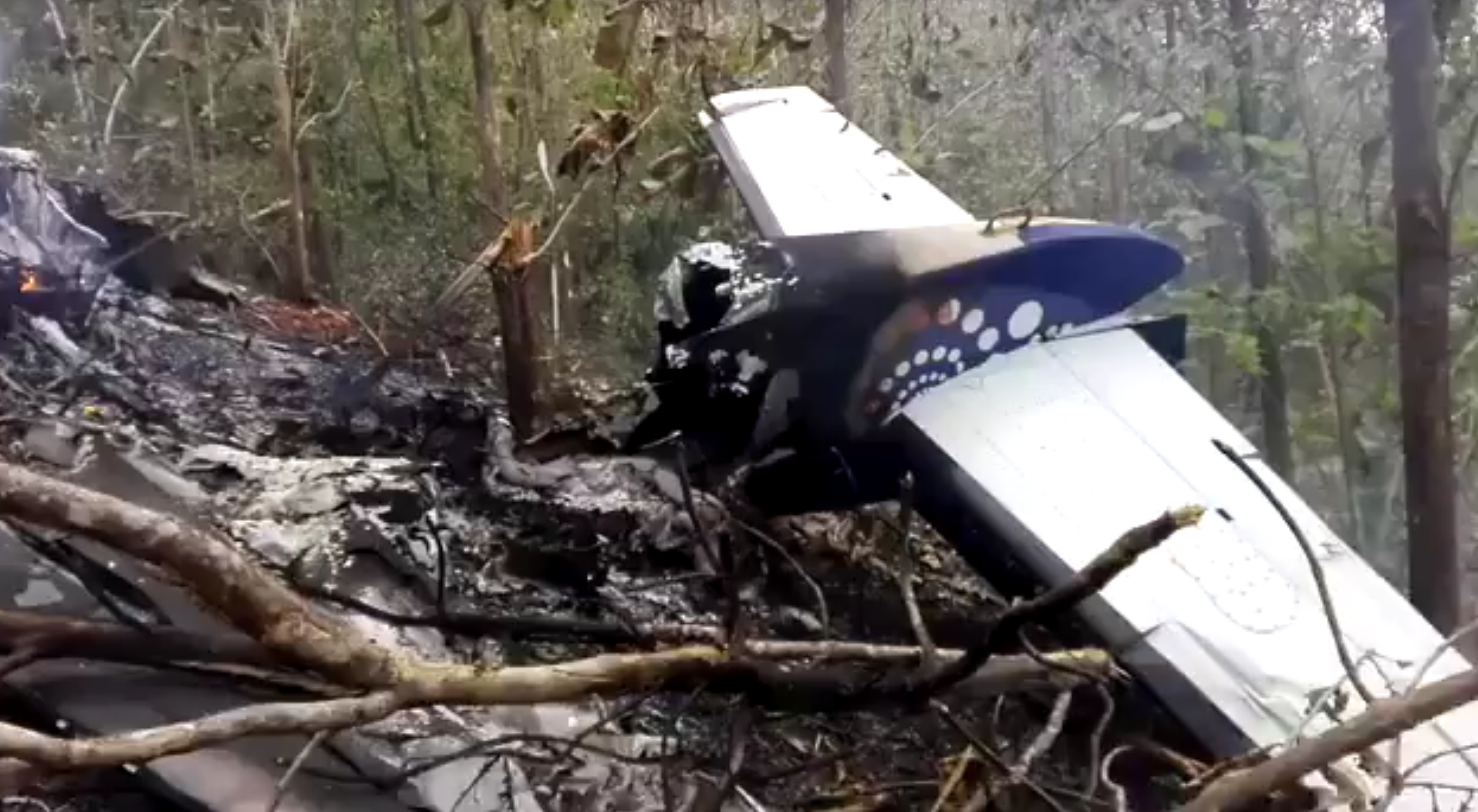 L'appareil s'est écrasé dans une région montagneuse.