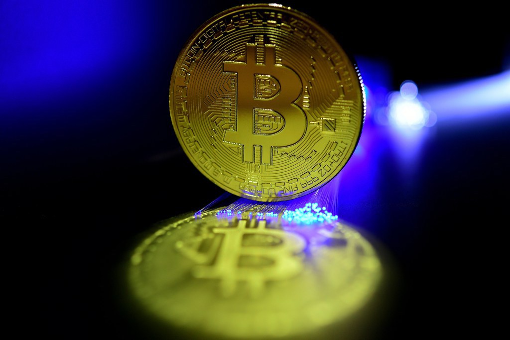 Le bitcoin est tombé sous les 6400 dollars (5970 francs), alors qu'il frôlait les 20'000 dollars en décembre. (Illustration)