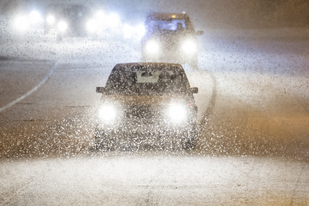 La neige sera poudreuse en raison des températures négatives, avec une tenue rapide sur les chaussées.