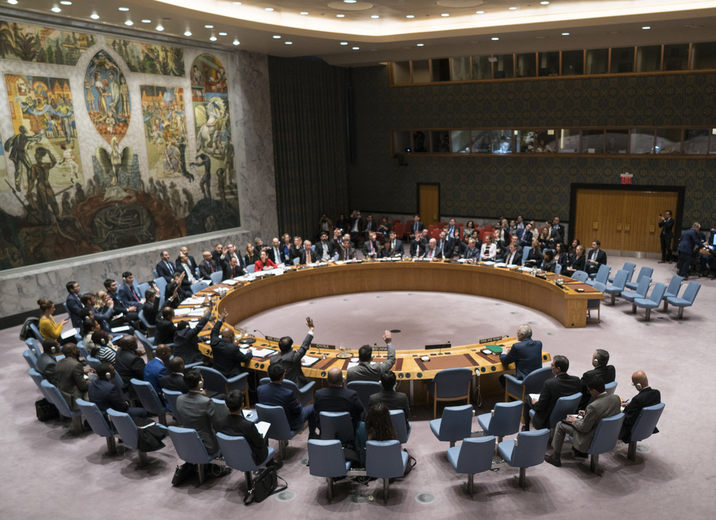 Le Conseil de sécurité de l'ONU a adopté à l'unanimité une résolution réclamant "sans délai" un cessez-le-feu humanitaire d'un mois en Syrie.