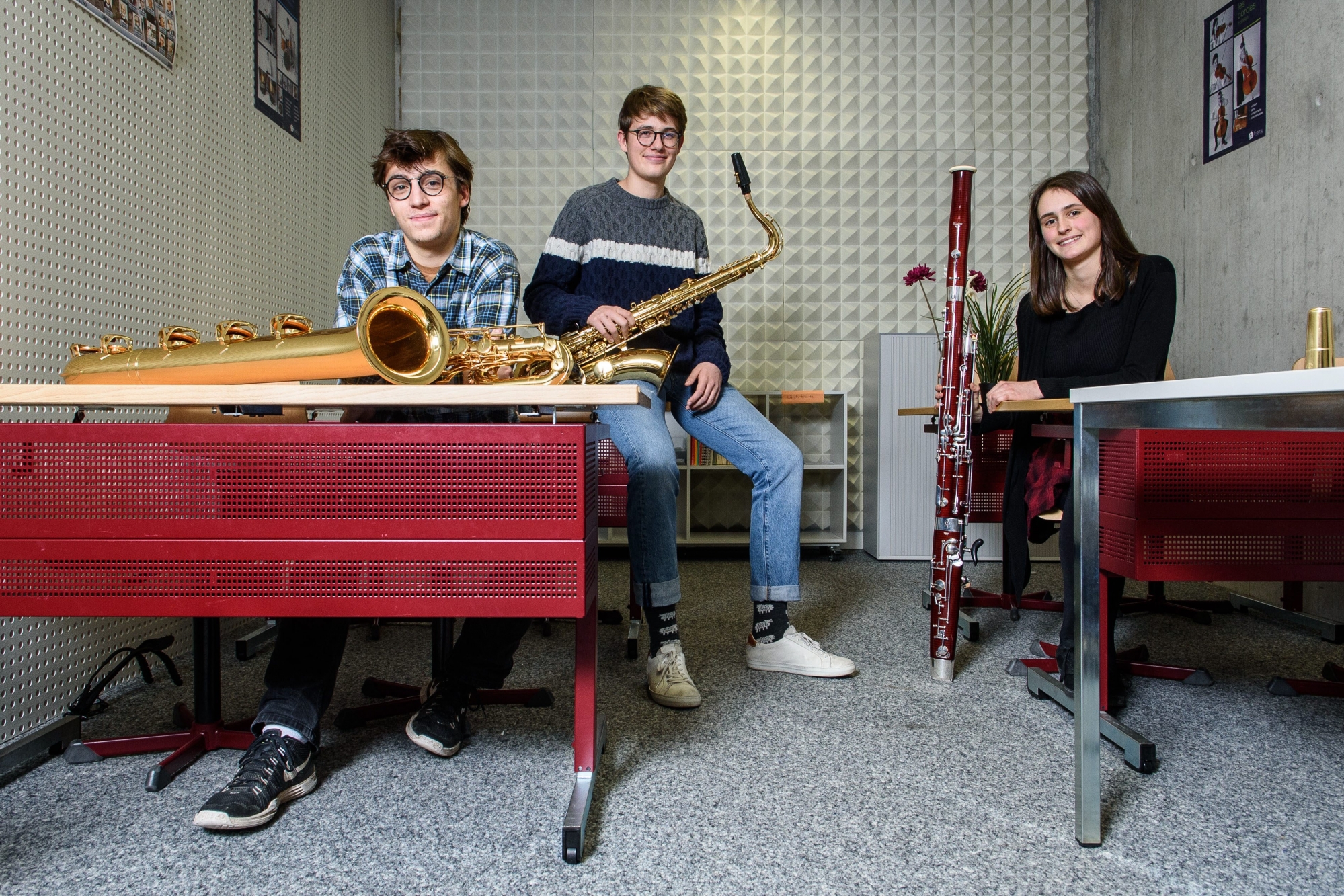 Léo Michoud (sax baryton), Florian Weichert (sax ténor) et Marie Musy (basson) ont retrouvé leur instrument, rapporté par Cédric Albiez, qui a exprès fait 1200kilomètres en voiture.