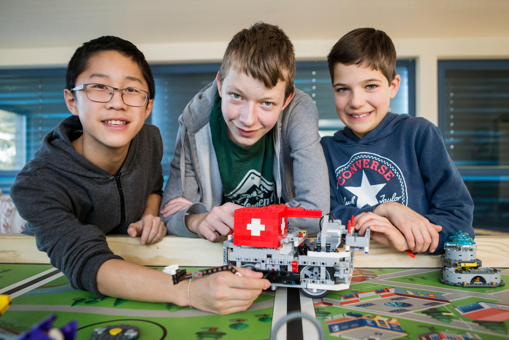 Alec Horth, Damien de Pascale et Charley Dumas, finalistes du Challenge FIRST LEAGUE LEGO