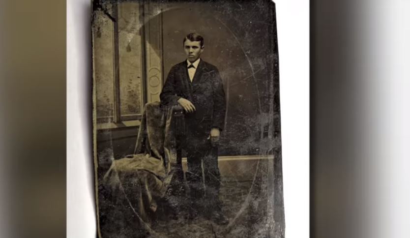 Cette vieille photo de Jesse James est un bien extrêmement rare et vaut plus de 2 millions d'euros.