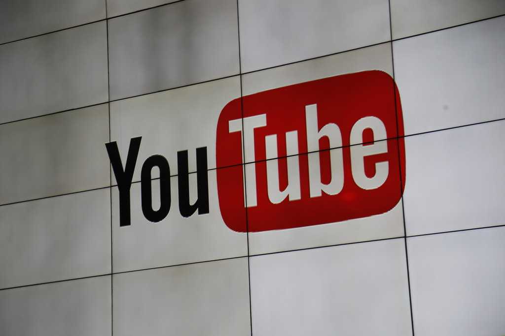 Des associations américaines ont accusé lundi YouTube et sa maison mère Google de collecter des données personnelles sur les enfants et de les utiliser pour cibler des publicités.