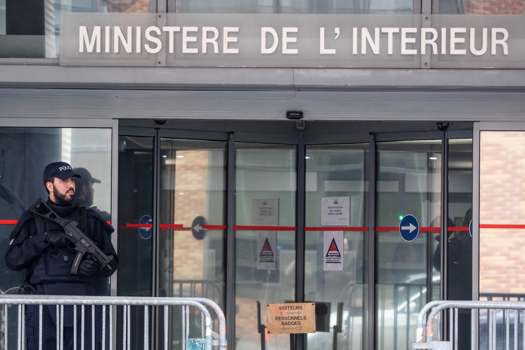 A l'issue de cette garde à vue, susceptible de durer jusqu'à 48 heures maximum, Nicolas Sarkozy peut être remis en liberté, présenté à un juge en vue d'une éventuelle mise en examen ou convoqué ultérieurement.