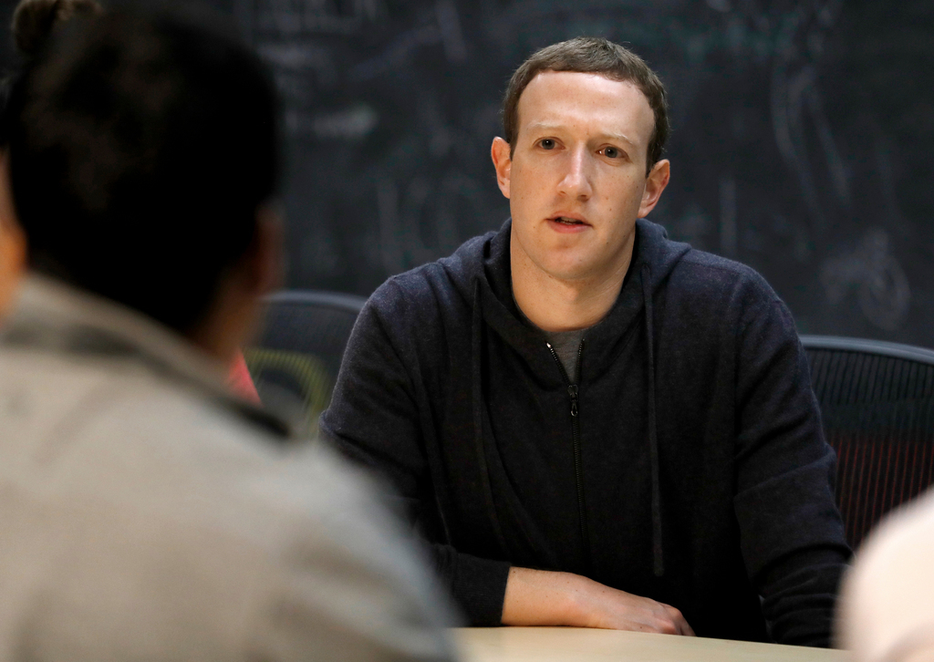 "Je pense que nous aurions dû mieux faire depuis longtemps" avoue Mark Zuckerberg.