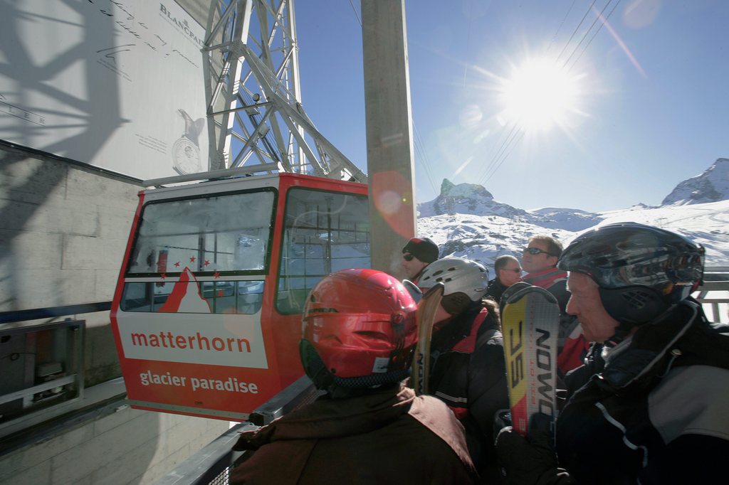 Les remontées mécaniques de Zermatt (VS) projettent la construction d'une télécabine entre le Petit Cervin et Testa Grigia.