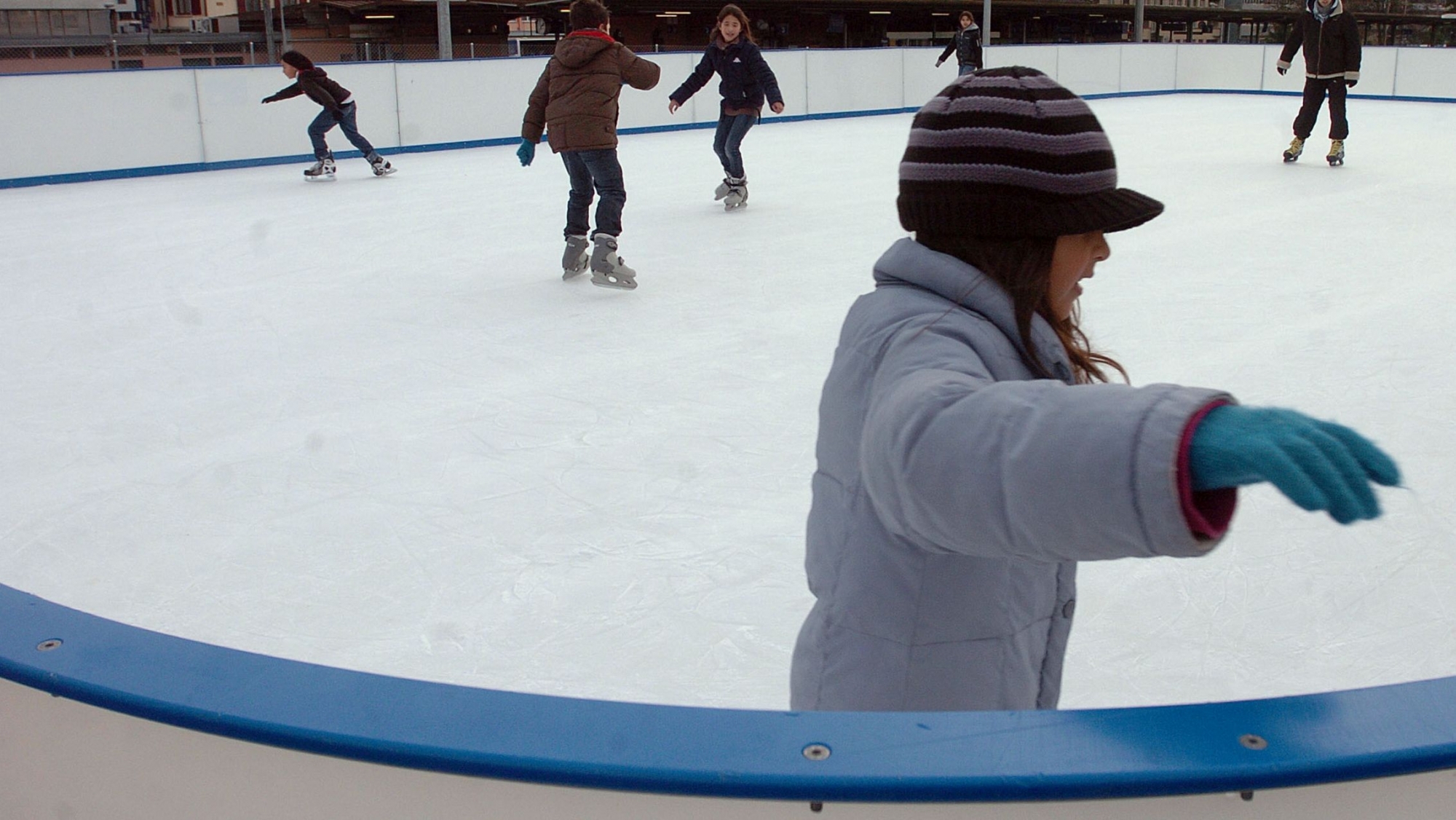 Malgré un bilan mitigé, la patinoire provisoire de Saint-Cergue sera de retour l'année prochaine et l'année suivante.