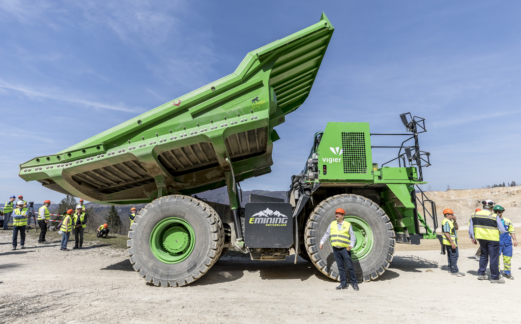 Ce eDumper, qui pèse 58 tonnes à vide, est le plus puissant et le plus grand véhicule électrique à roues alimenté par batterie au monde.