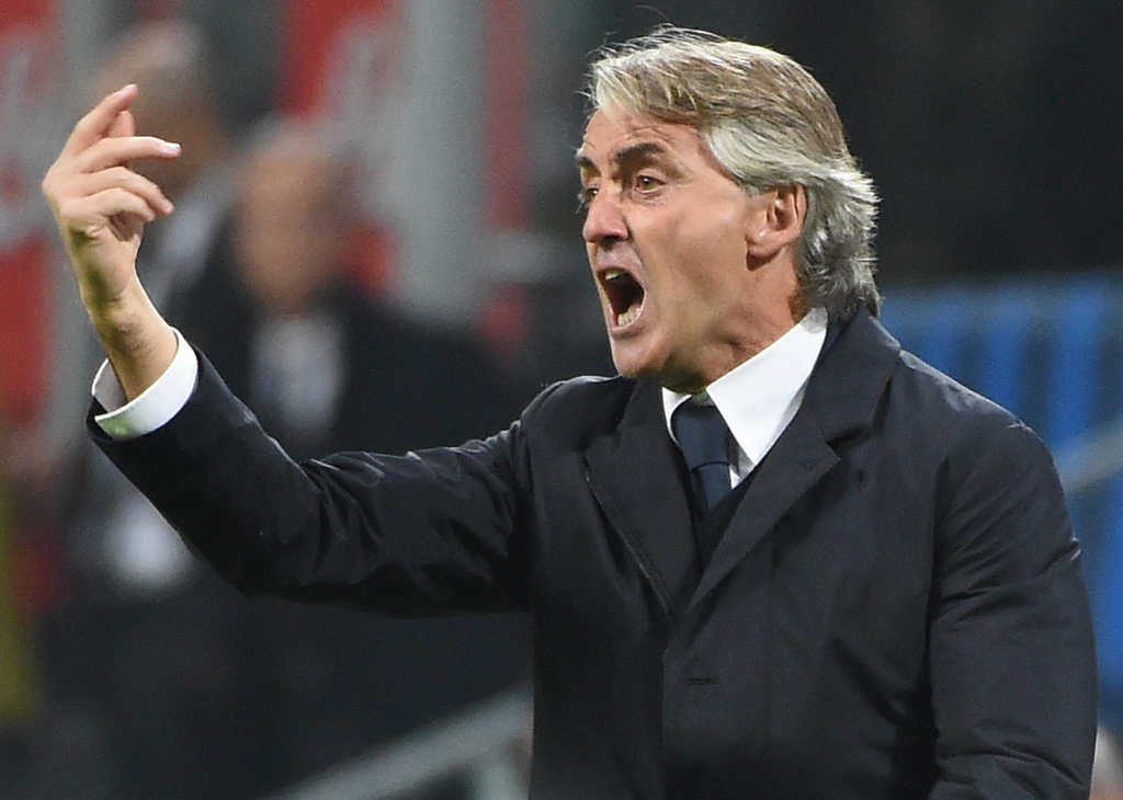 Le défi est de taille pour Mancini, le football italien se trouvant au creux de la vague, avec une génération qui peine à s'affirmer, souvent faute de trouver de l'embauche dans les formations de pointe de la Botte.