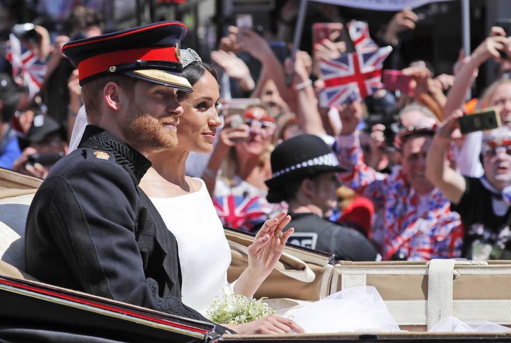 La presse britannique revenait dimanche abondamment sur le mariage, rivalisant de dithyrambes pour commenter la cérémonie.

