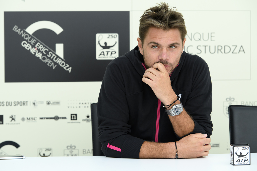 "Je suis là pour le public et les bénévoles, qui ont été fantastiques avec moi les années précédentes. C'est dommage de ne pas avoir trouvé d'accord. Mais cela ne va rien changer à mon niveau de jeu", a déclaré Stan Wawrinka devant la presse.