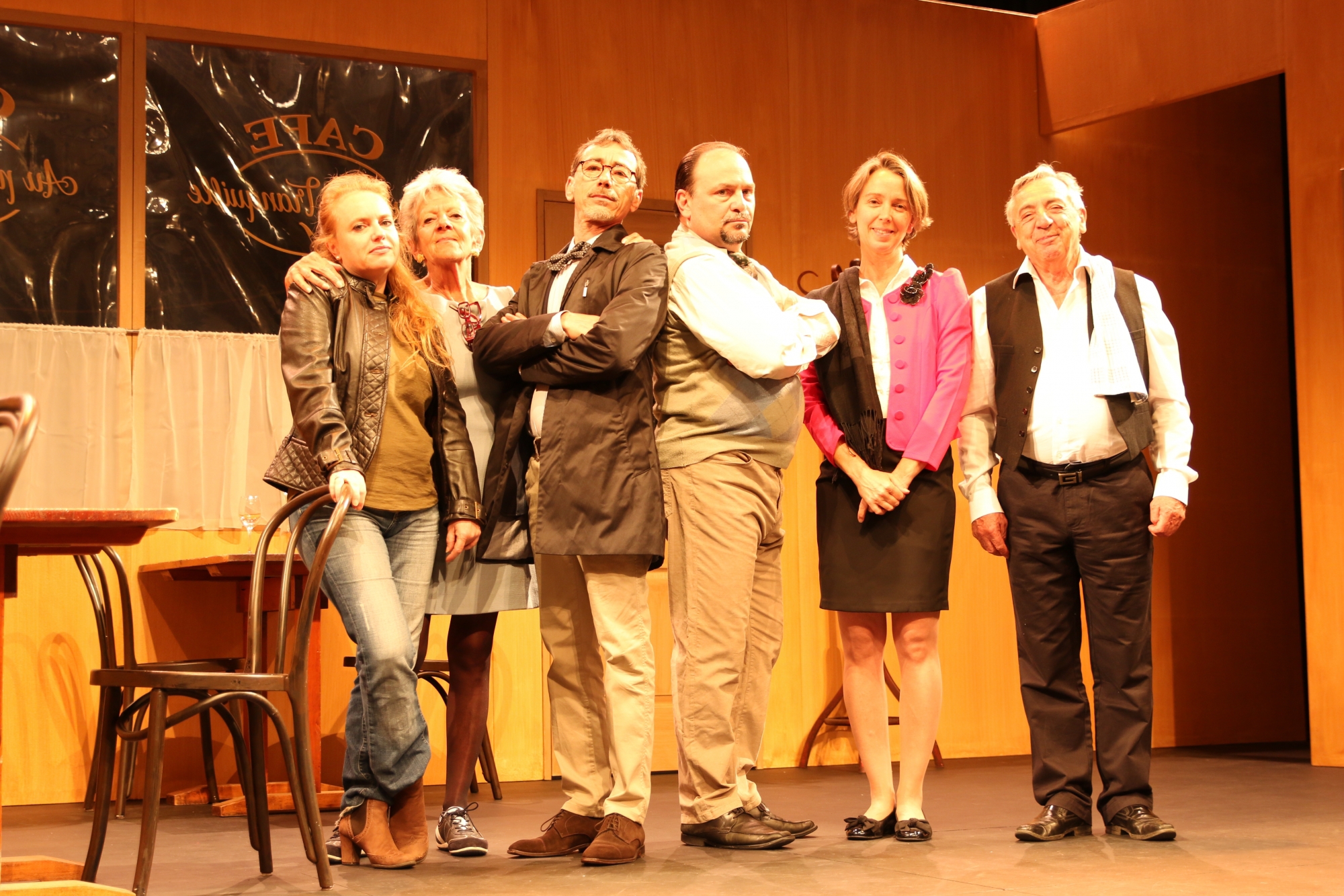 Six comédiens du Groupe amateur rollois (GAR) interprètent la chronique douce-amère «Un air de famille», d’Agnès Jaoui et Jean-Pierre Bacri.