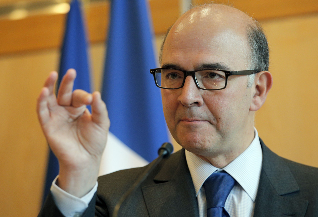 Le ministre de l'économie Pierre Moscovici s'est exprimé devant la presse lundi matin.