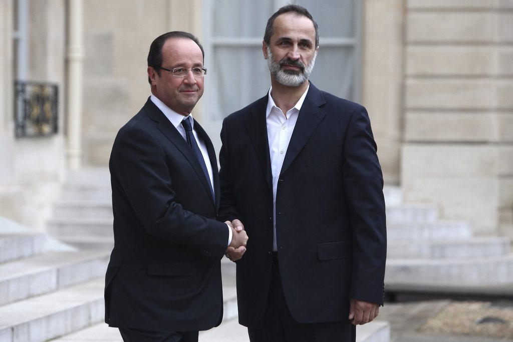 Le président Francois Hollande a accueilli samedi à Paris le chef de la nouvelle coalition nationale syrienne Mouaz al-Khatib.