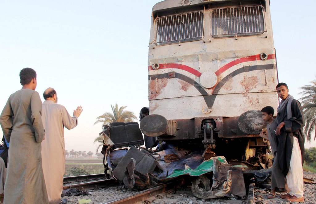 Près de cinquante enfants ont péri samedi en Egypte dans une collision entre leur bus et un train près d'Assiout.