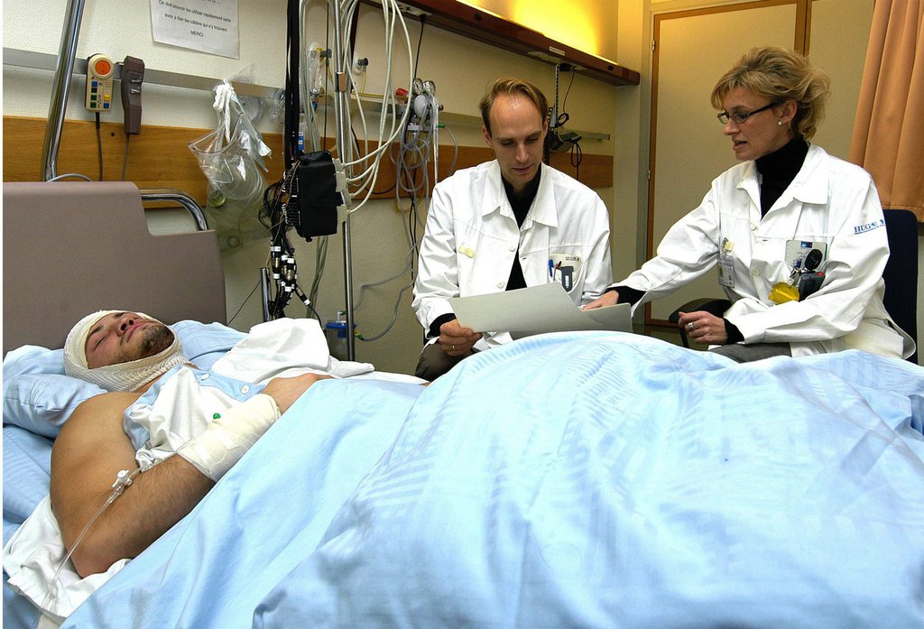 Médecin de formation, Olaf Blanke (au centre) mène ses recherches à l'interface de la neurologie, des neurosciences fondamentales et du développement technologique