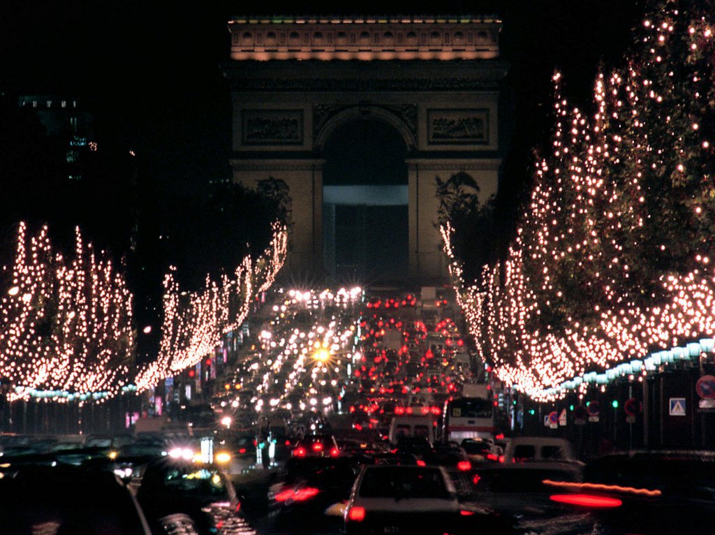 Le maire de Paris a dévoilé un nouveau plan de lutte contre la pollution automobile dans  la capitale.