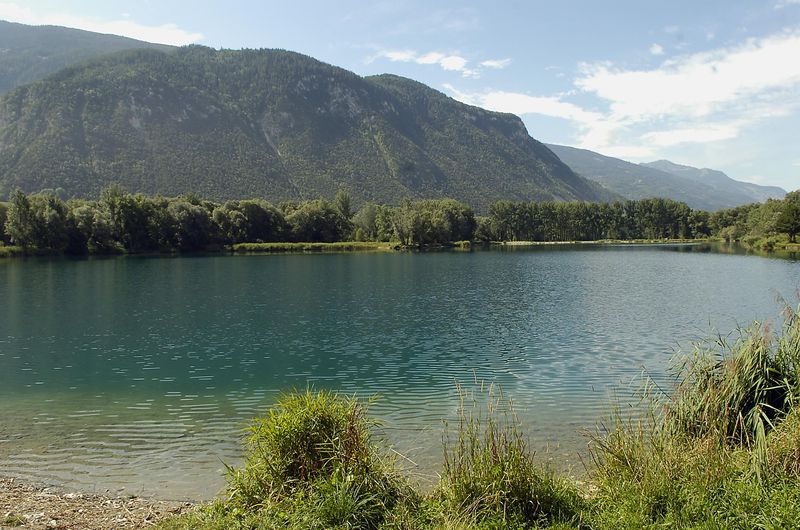 Gr?ne le, 17 ao?t 2006 : Lac de la Br?che derri?re le Golf de Sierre. ?Sacha Bittel