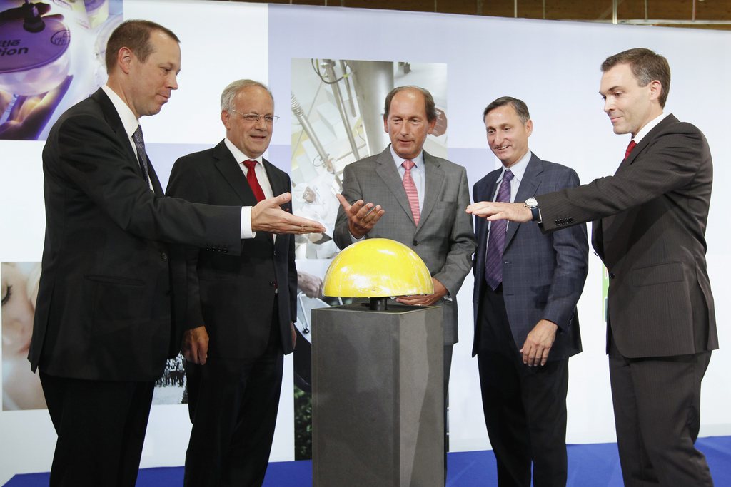 Kurt Schmidt (2e à droite en compagnie de Eugenio Simioni, Johann Schneider-Ammann, Paul Bulck et Olivier Michaud)a donné sa démission de la division nutrition chez Nestlé.