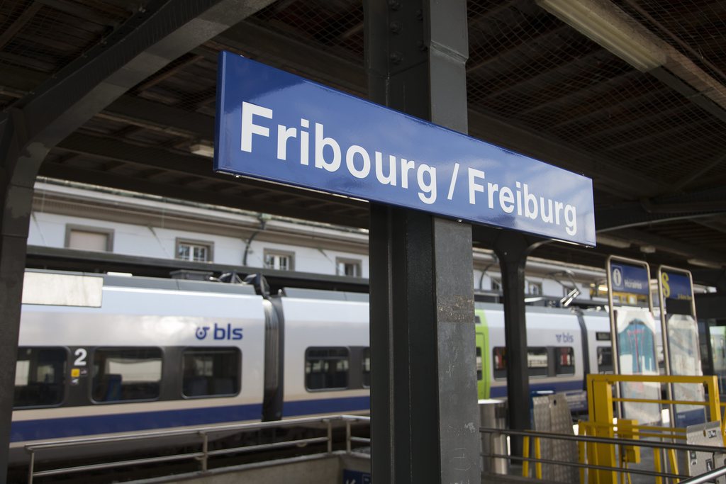 Des bus de remplacement ont été mis en place pour les voyageurs entre Fribourg et Berne. (illustration)